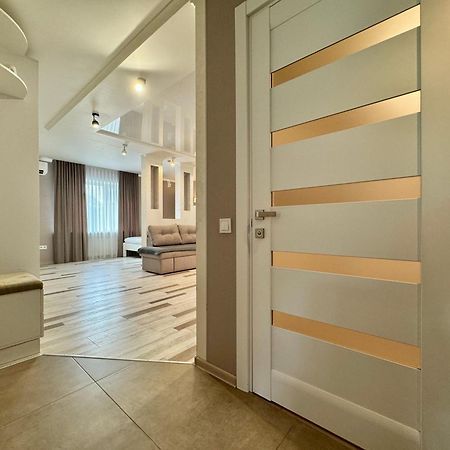 Apartpoltava Розкішна Студія З Кутовою Ванною, 1-Й Будинок Біля Корпусного Парку, Панорамний Балкон Exteriör bild