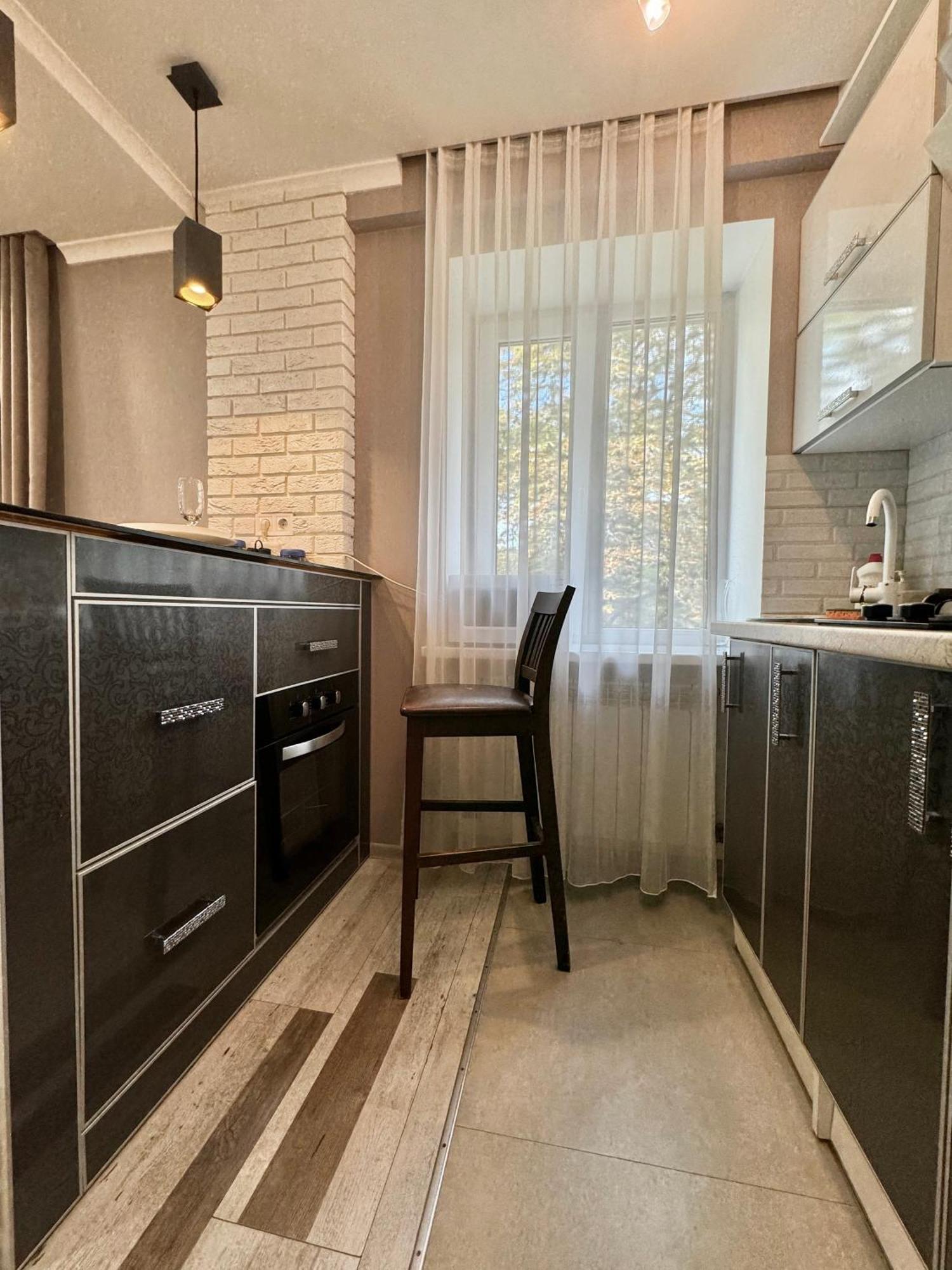 Apartpoltava Розкішна Студія З Кутовою Ванною, 1-Й Будинок Біля Корпусного Парку, Панорамний Балкон Exteriör bild