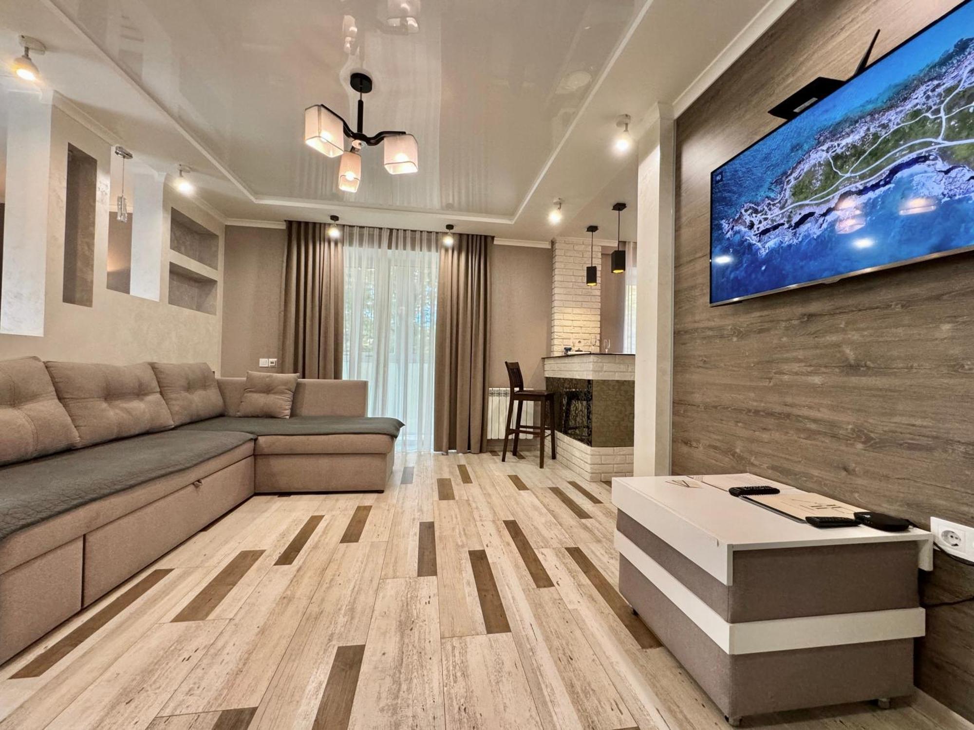 Apartpoltava Розкішна Студія З Кутовою Ванною, 1-Й Будинок Біля Корпусного Парку, Панорамний Балкон Exteriör bild