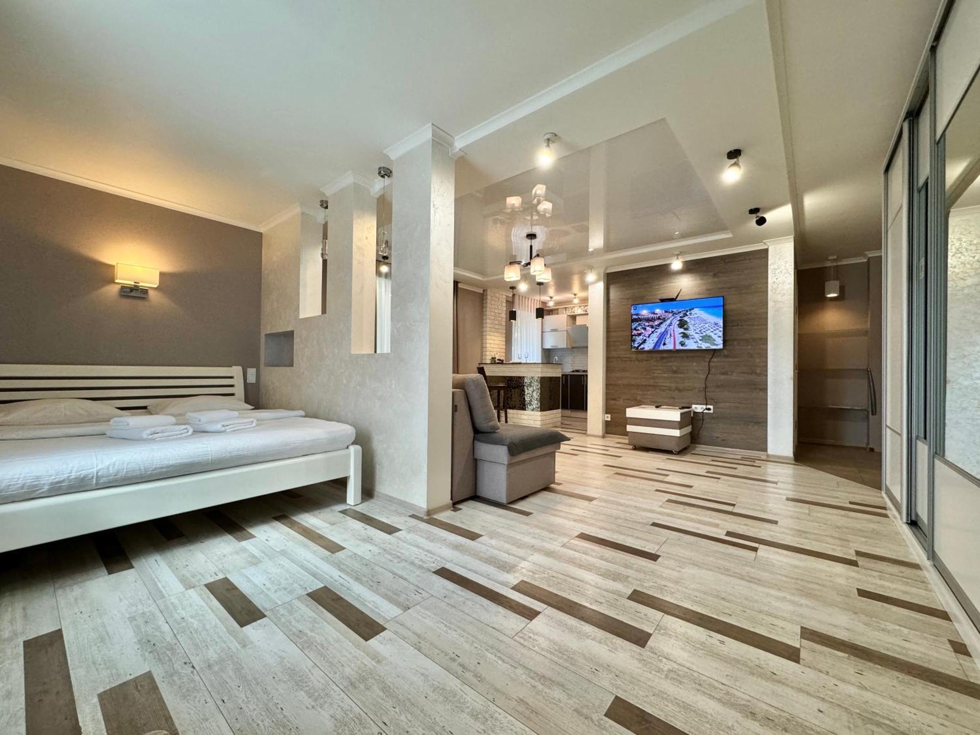 Apartpoltava Розкішна Студія З Кутовою Ванною, 1-Й Будинок Біля Корпусного Парку, Панорамний Балкон Exteriör bild